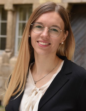 A picture of Julia Ehinger.